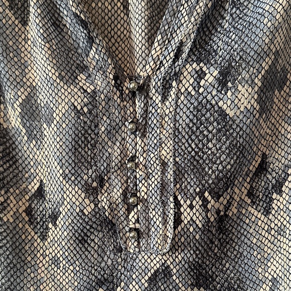White House Black Market Gray and Blue Snake Print Blouse - Picture 4 of 5